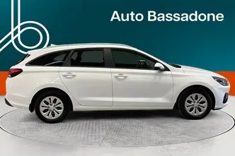 Hyundai i30, 1.5, 80 kW, petrol, manual, front-wheel drive