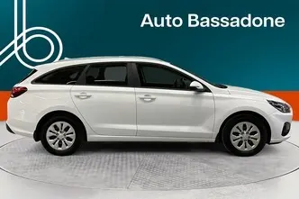 Hyundai i30, 1.5, 80 kW, petrol, manual, front-wheel drive