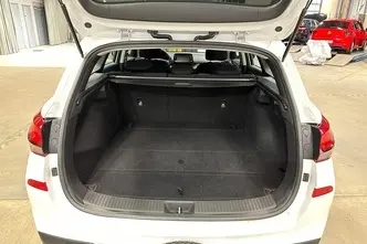 Hyundai i30, 1.5, 80 kW, petrol, manual, front-wheel drive