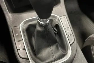 Hyundai i30, 1.5, 80 kW, petrol, manual, front-wheel drive