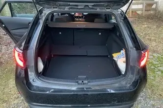 Toyota Corolla, 1.2, 85 kW, бензин, механическая, передний привод