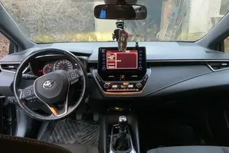 Toyota Corolla, 1.2, 85 kW, бензин, механическая, передний привод