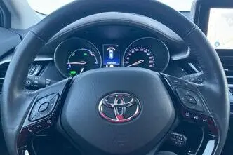 Toyota C-HR, 2.0, 112 kW, hybrid, automatic, front-wheel drive