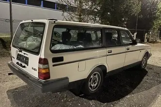 Volvo 240, 2.4, 85 kW, petrol, manual, rear-wheel drive