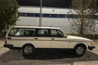 Volvo 240, 2.4, 85 kW, petrol, manual, rear-wheel drive