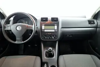 Volkswagen Golf, 1.6, 75 kW, bensiin, manuaal, esivedu