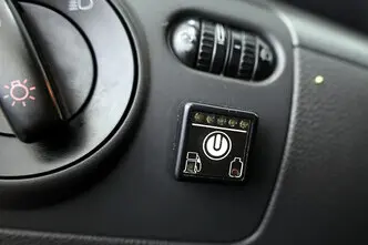 Volkswagen Golf, 1.6, 75 kW, bensiin, manuaal, esivedu