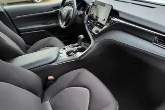 Toyota Camry, 2.5, 131 kW, hybrid, automatic, front-wheel drive