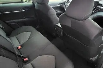 Toyota Camry, 2.5, 131 kW, hybrid, automatic, front-wheel drive