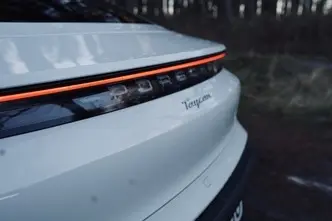 Porsche Taycan, 120 kW, elekter, automaat, tagavedu
