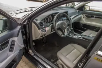 Mercedes-Benz C 220, 2.1, 125 kW, diesel, automatic, rear-wheel drive