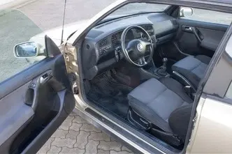 Volkswagen Golf, 2.0, 85 kW, petrol, manual, front-wheel drive