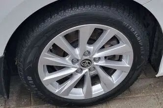 Toyota Camry, 2.5, 131 kW, hübriid, automaat, esivedu