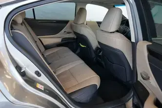 Lexus ES 300, 2.5, 131 kW, hybrid, automatic, front-wheel drive