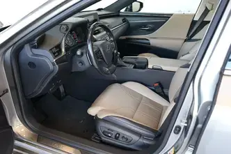 Lexus ES 300, 2.5, 131 kW, hybrid, automatic, front-wheel drive