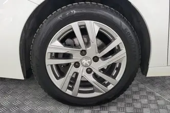 Peugeot 208, 1.2, 74 kW, bensiin, automaat, esivedu