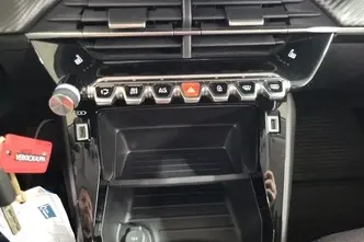 Peugeot 208, 1.2, 74 kW, bensiin, automaat, esivedu