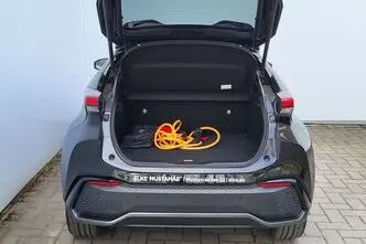 Toyota C-HR, 2.0, 111 kW, pistikhübriid, automaat, esivedu