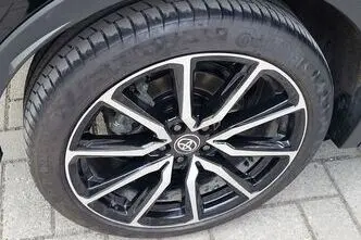 Toyota C-HR, 2.0, 111 kW, pistikhübriid, automaat, esivedu