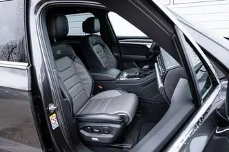 Volkswagen Touareg, 3.0, 257 kW, бензин, автомат, полный привод