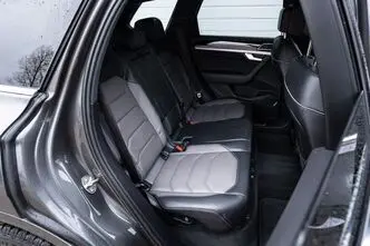 Volkswagen Touareg, 3.0, 257 kW, бензин, автомат, полный привод