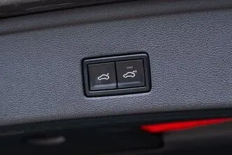 Volkswagen Touareg, 3.0, 257 kW, бензин, автомат, полный привод