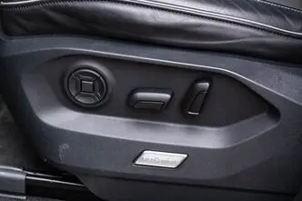 Volkswagen Touareg, 3.0, 257 kW, бензин, автомат, полный привод