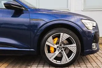 Audi e-tron, 300 kW, elekter, automaat