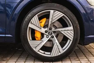 Audi e-tron, 300 kW, elekter, automaat