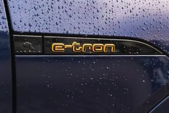 Audi e-tron, 300 kW, elekter, automaat