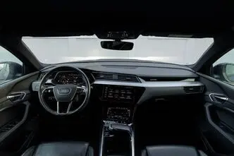 Audi e-tron, 300 kW, elekter, automaat