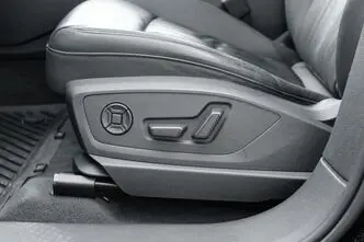 Audi e-tron, 230 kW, electric, automatic, four-wheel drive