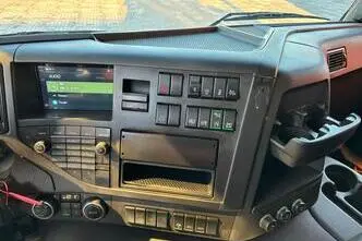 Volvo FM 330 4x2, 250 kW, diesel, automatic