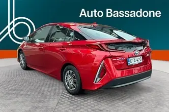 Toyota Prius, 1.8, 90 kW, plug-in hybrid, automatic, front-wheel drive