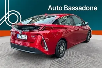 Toyota Prius, 1.8, 90 kW, plug-in hybrid, automatic, front-wheel drive