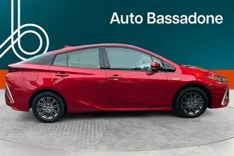 Toyota Prius, 1.8, 90 kW, plug-in hybrid, automatic, front-wheel drive