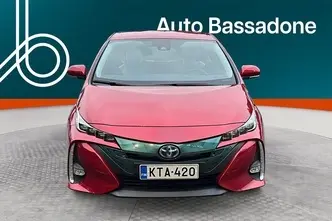 Toyota Prius, 1.8, 90 kW, plug-in hybrid, automatic, front-wheel drive