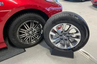 Toyota Prius, 1.8, 90 kW, plug-in hybrid, automatic, front-wheel drive