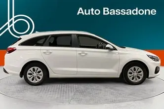 Hyundai i30, 1.5, 80 kW, petrol, manual, front-wheel drive