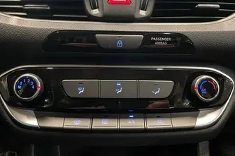 Hyundai i30, 1.5, 80 kW, petrol, manual, front-wheel drive