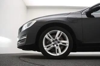 Volvo V60, 2.4, 208 kW, подключаемый гибрид, автомат, полный привод