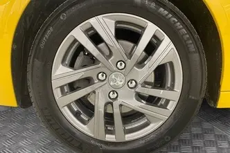 Peugeot 208, 1.2, 74 kW, bensiin, automaat, esivedu