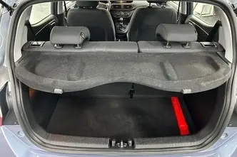 Hyundai i10, 1.0, 46 kW, бензин, механическая, передний привод