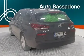 Hyundai i30, 1.5, 71 kW, бензин, механическая, передний привод