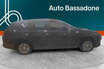 Hyundai i30, 1.5, 71 kW, бензин, механическая, передний привод