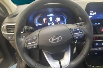 Hyundai i30, 1.5, 71 kW, бензин, механическая, передний привод
