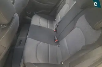 Hyundai i30, 1.5, 71 kW, бензин, механическая, передний привод