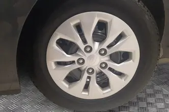 Hyundai i30, 1.5, 71 kW, бензин, механическая, передний привод