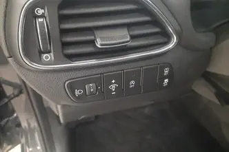 Hyundai i30, 1.5, 71 kW, бензин, механическая, передний привод