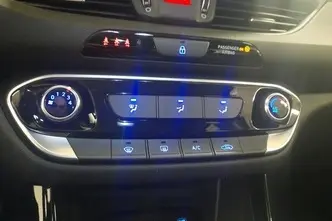 Hyundai i30, 1.5, 71 kW, бензин, механическая, передний привод